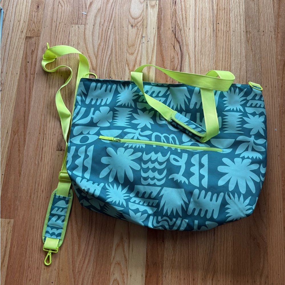 NEW Extra Large (approx 2 feet wide) ALOHA Collection Tote - Picture 2 of 6